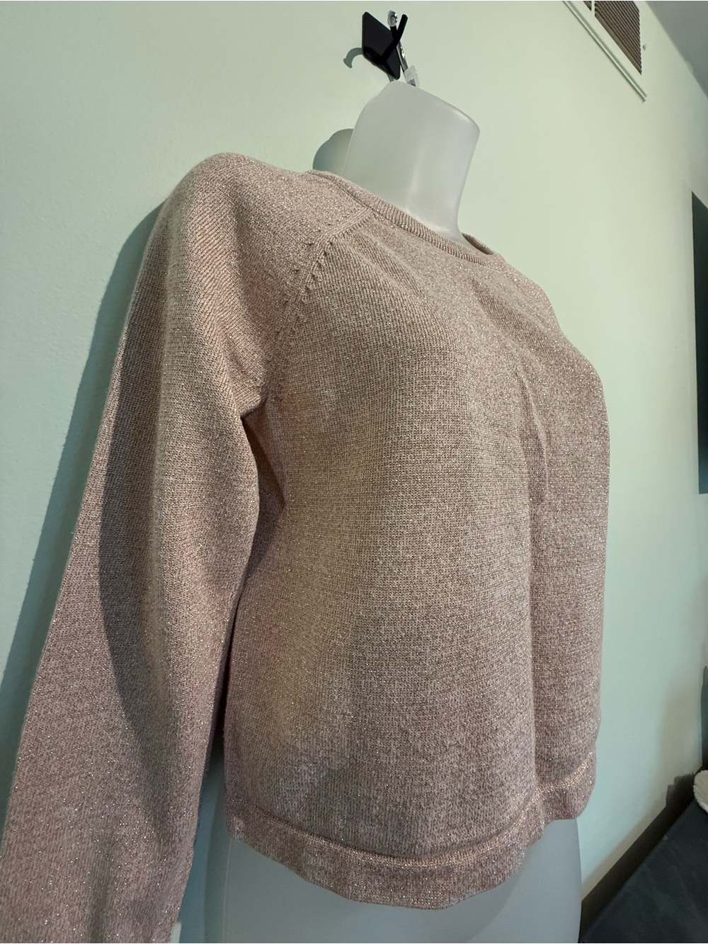 Forever 21 rose gold threading Crewneck Sweater size xs but baggy fit